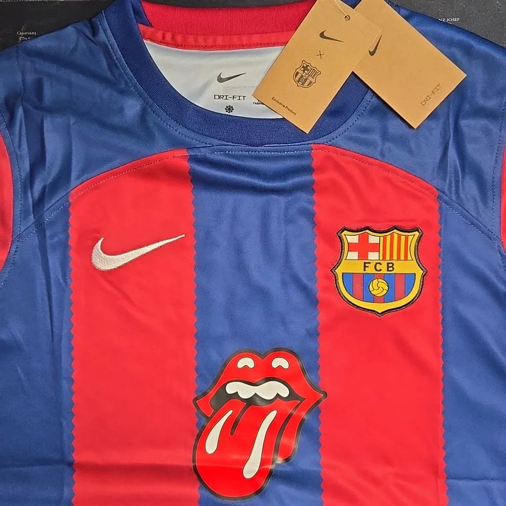 F.C. Barcelona X Rolling Stones 24/25 Home Kit Fan Jersey - Picture 9 of 9